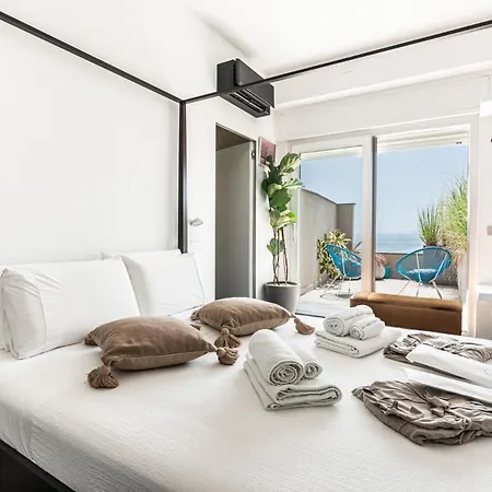 Luxury Euphorbia Bed and Breakfast *